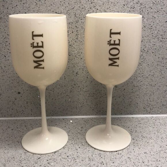 Moet Acrylic Flutes Glasses - Picture 4 of 4